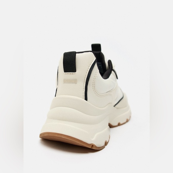 ZARA CONTRASTING DETAIL RUNNING SNEAKERS - Picture 2 of 5